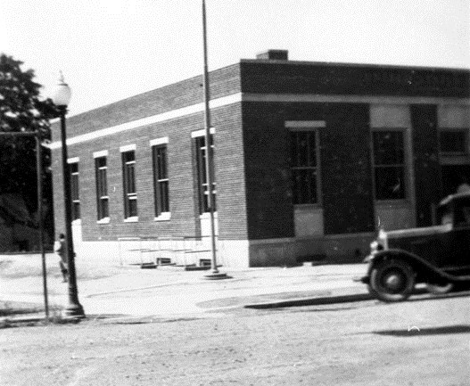 Northeast corner between 1933 and 1942