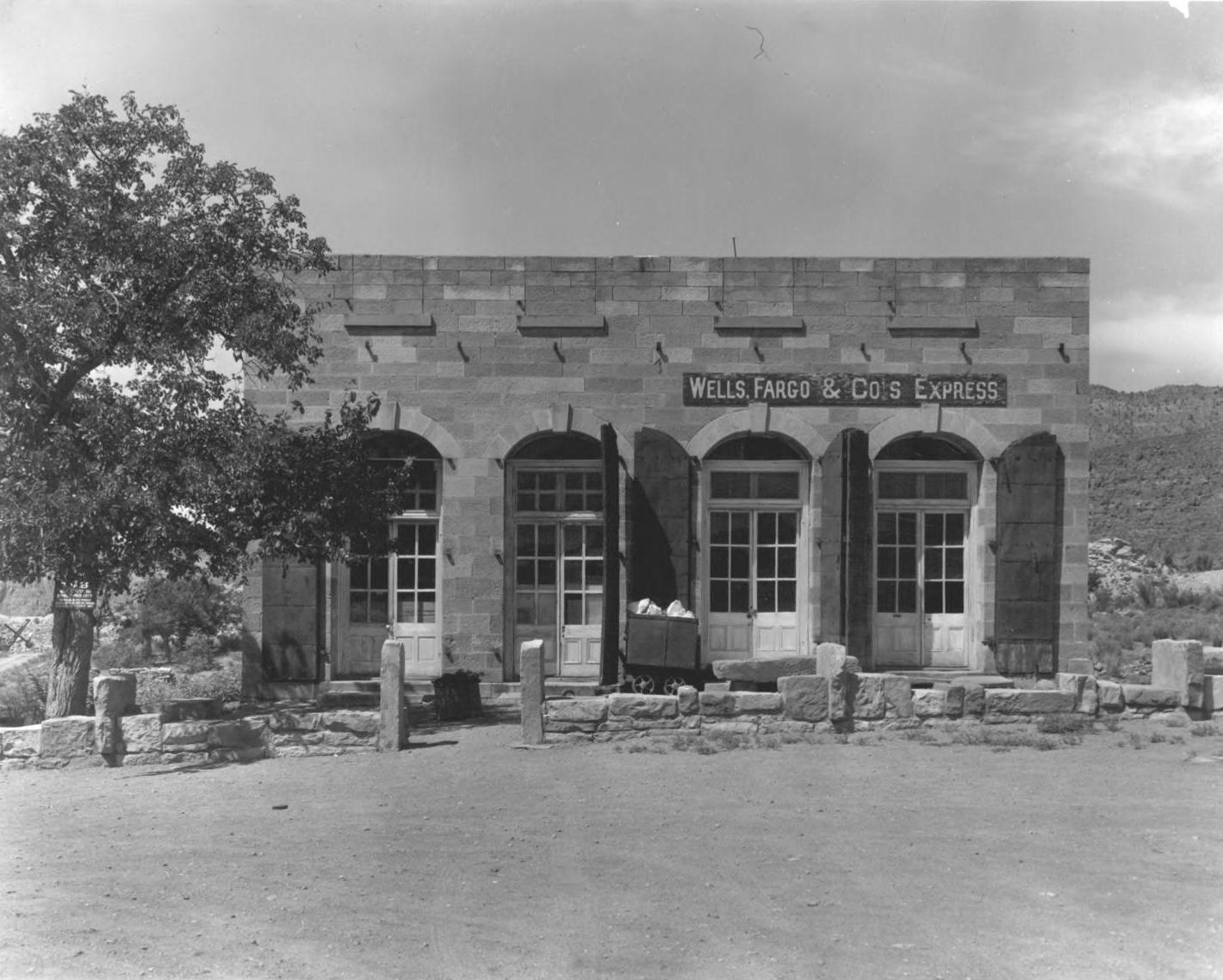 Wells Fargo Express Office