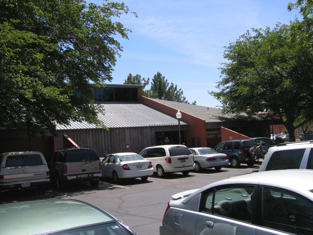 WCHS-00134 Main entrance of the old Washington County Library