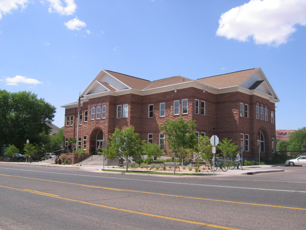 WCHS-00137 Front of the new Washington County Library
