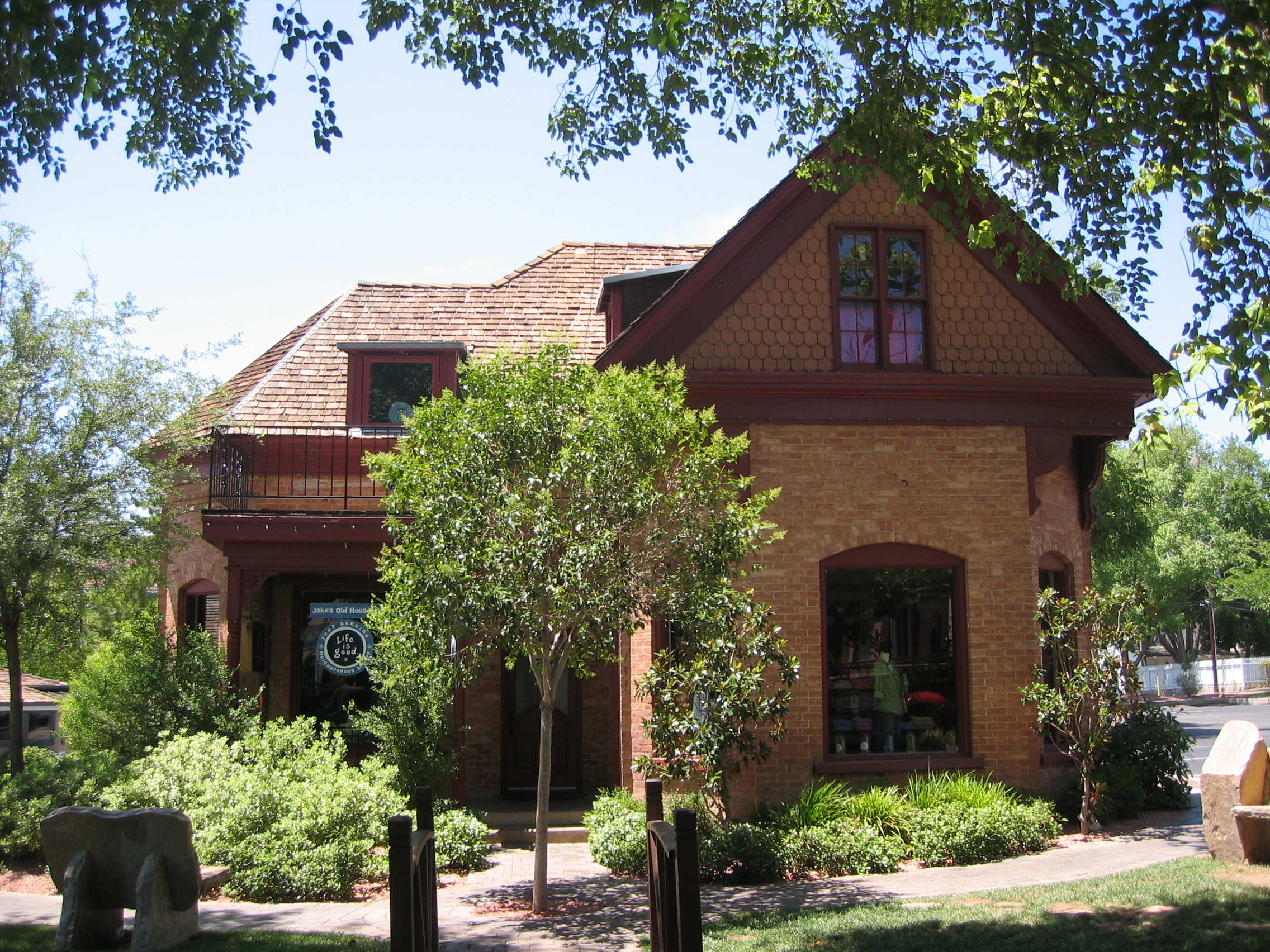 Front of the Morris-Grundy home