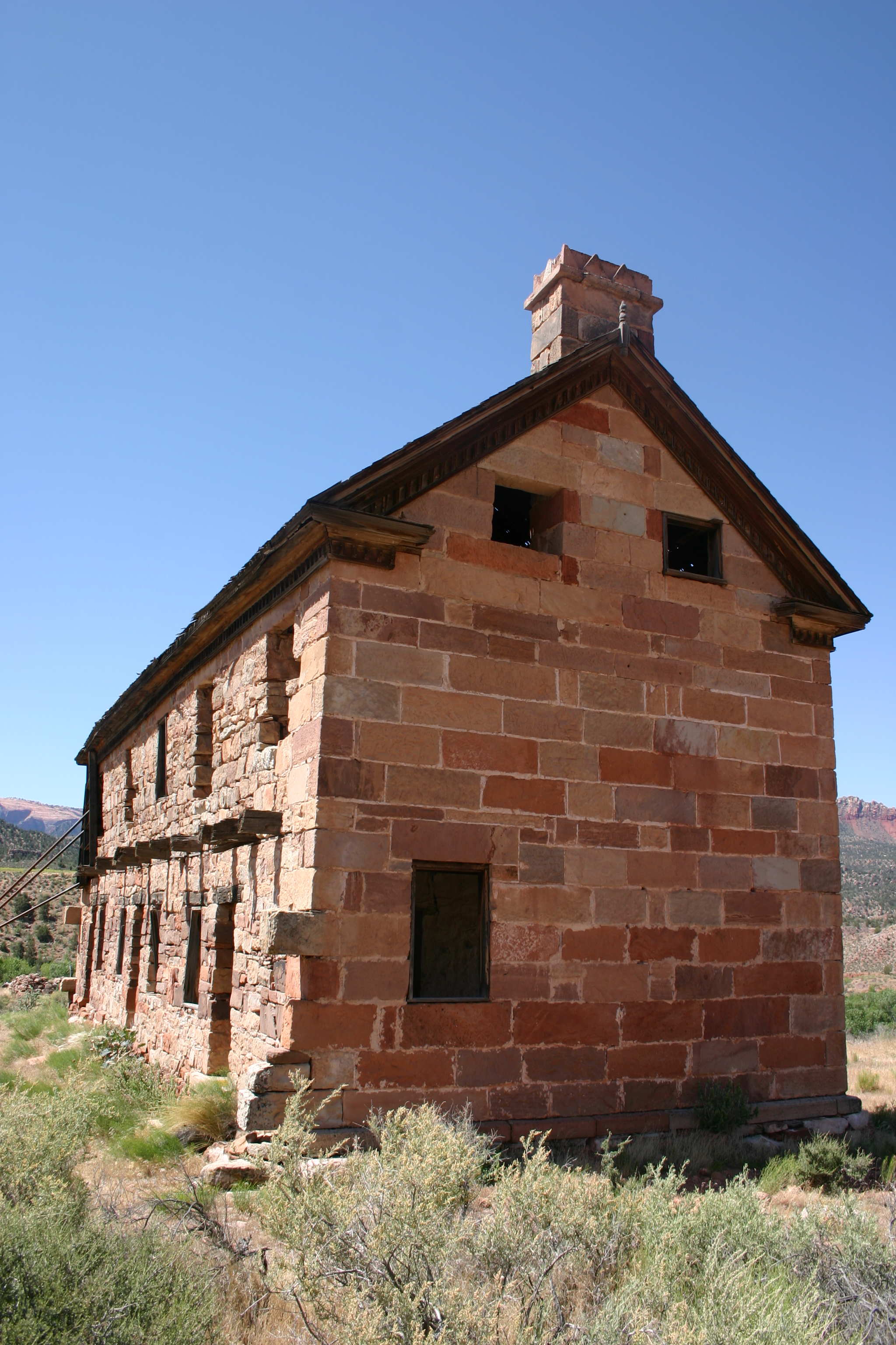 DeMille rock house