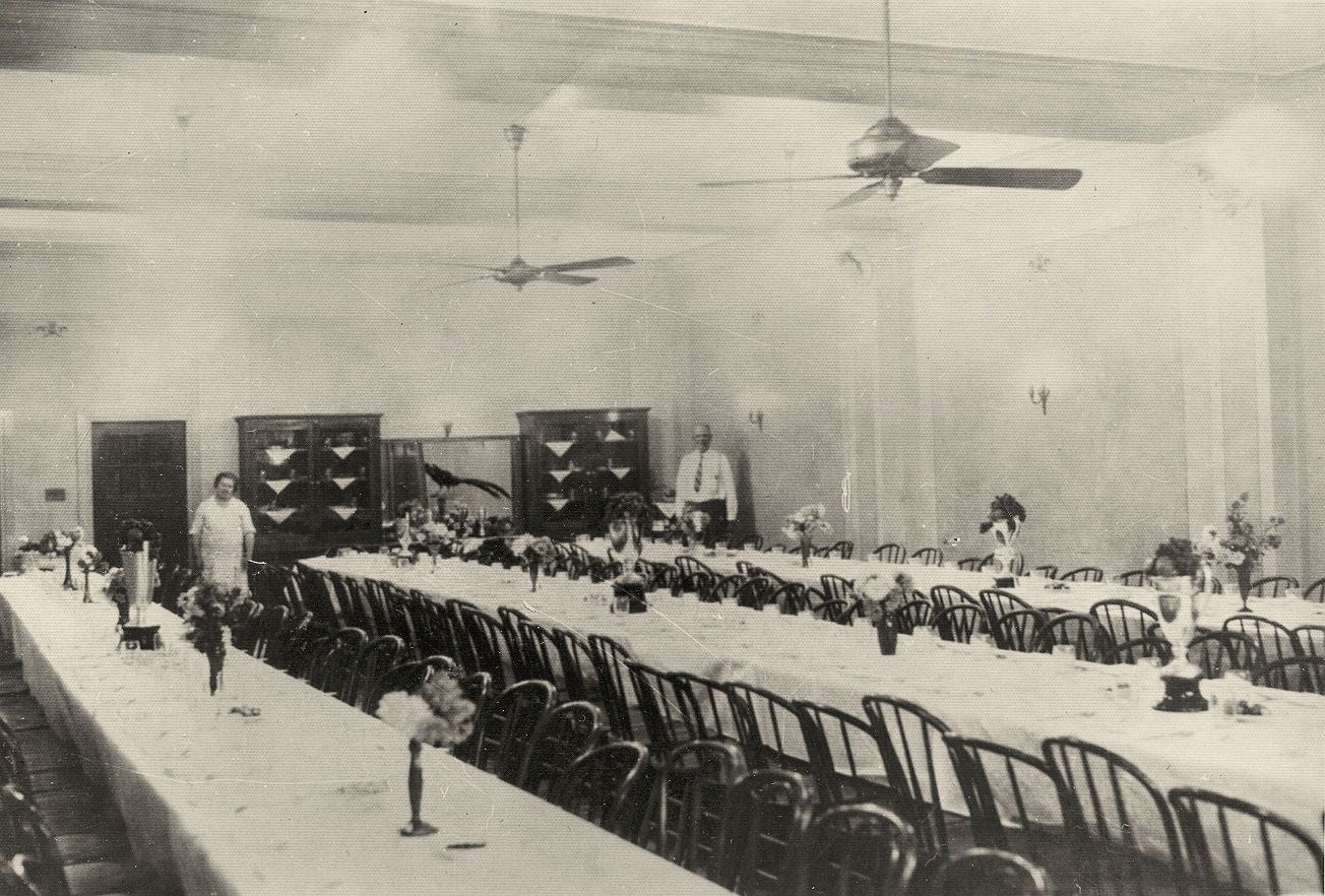 Dining room in the Arrowhead Hotel