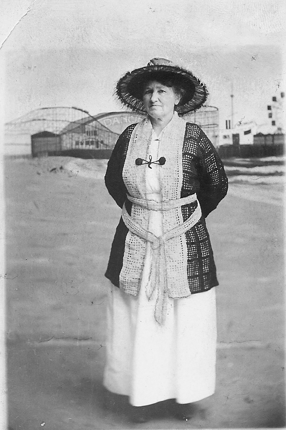 WCHS-01189 Amelia Leicht Kemple More